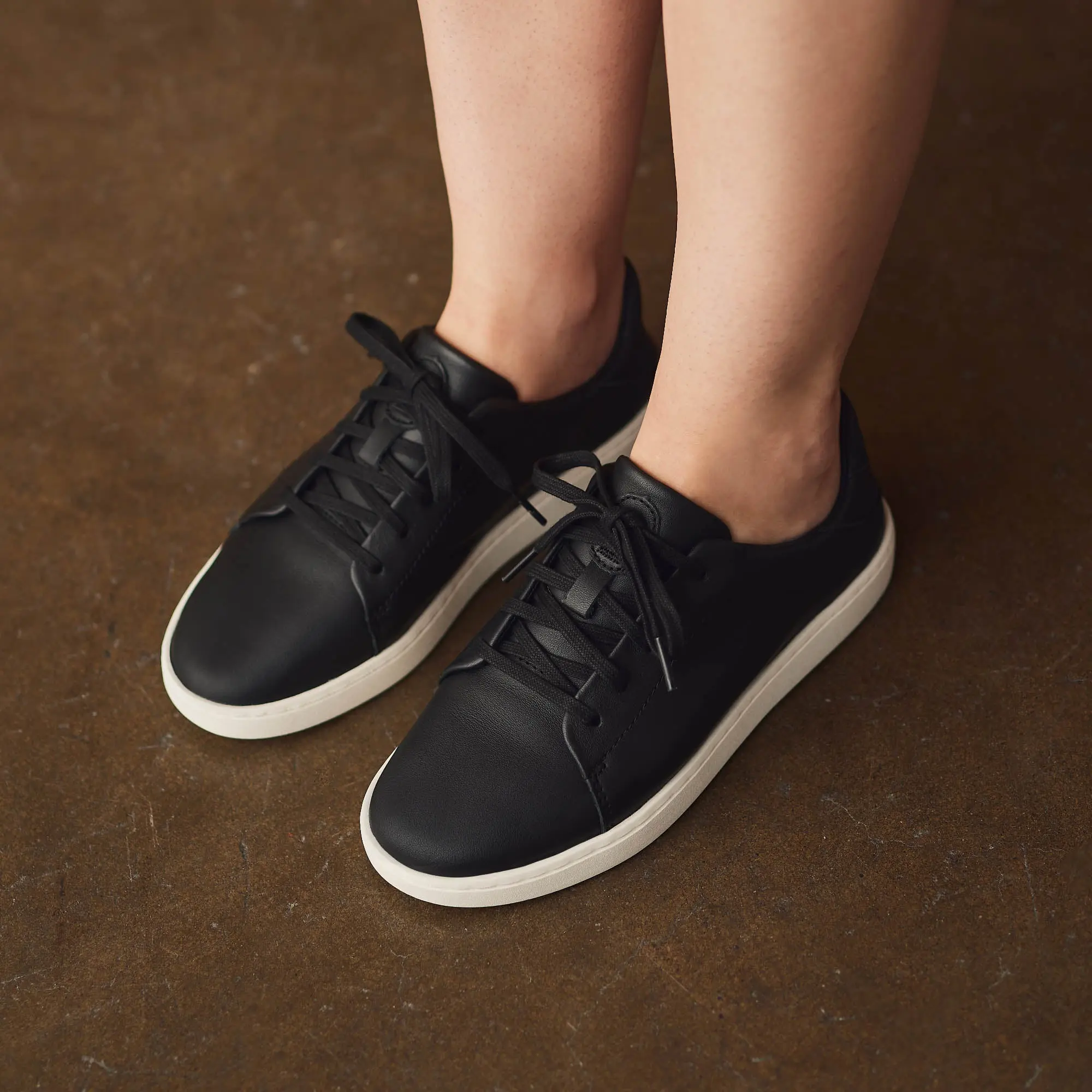 Pehuea L 'Ili Women's Leather Sneakers - Black - Image 2