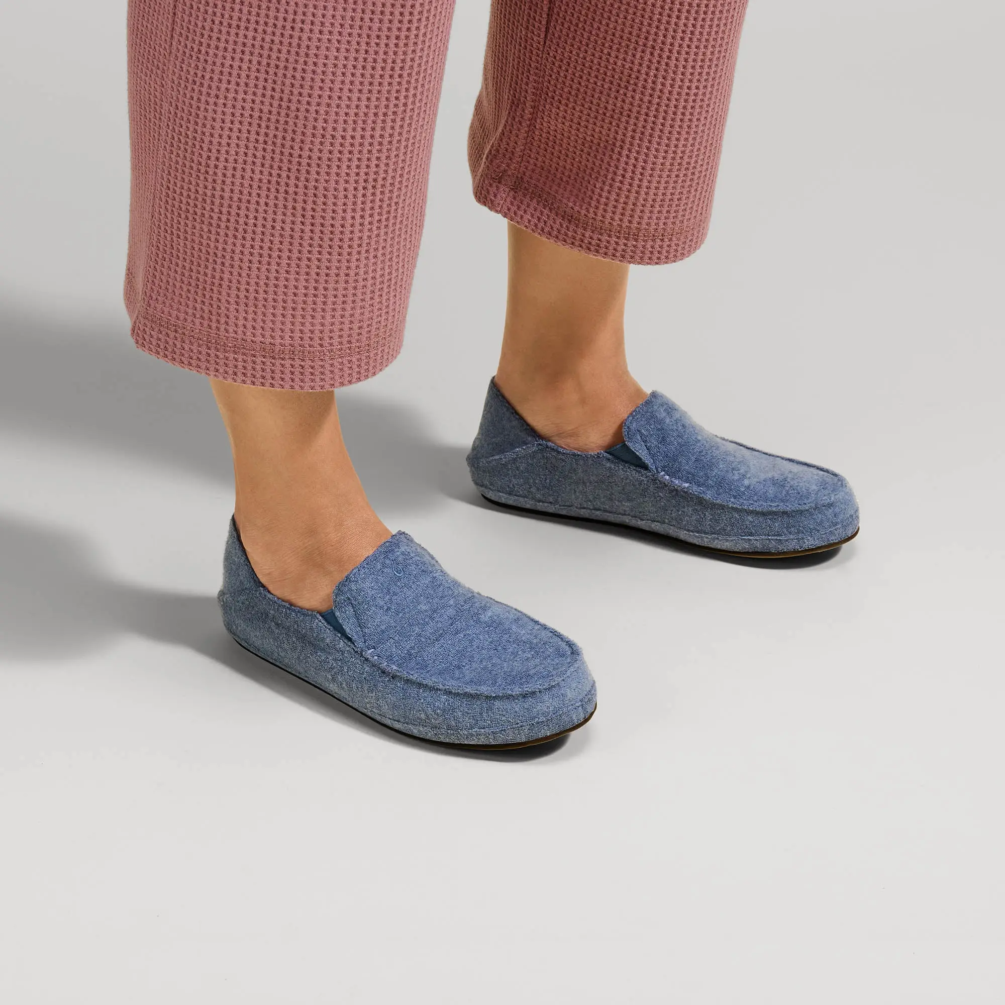 Nohea Hulu - Navy<br> C OluKai - Image 2