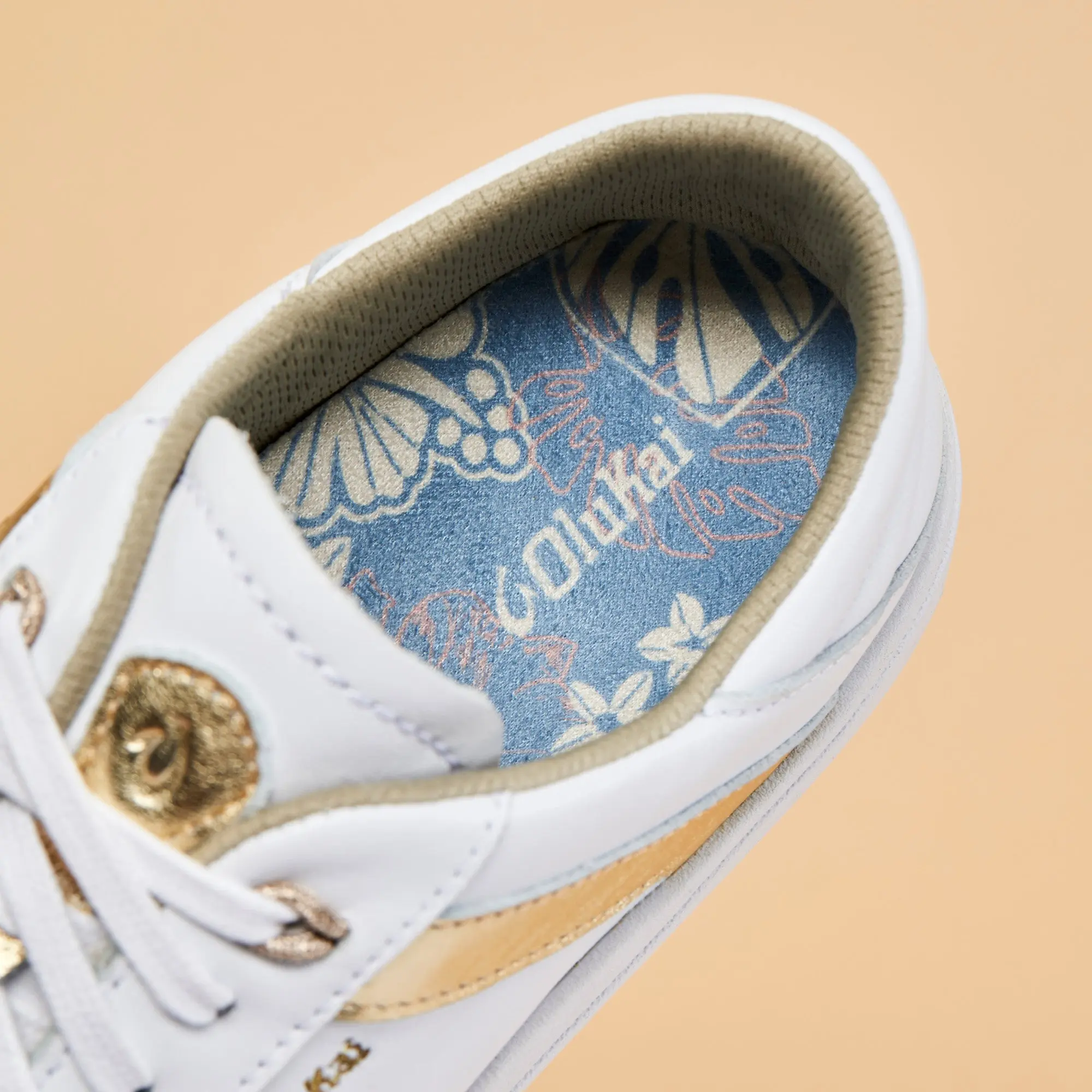 Ha 'upu Women's Leather Sneakers - White - Image 9