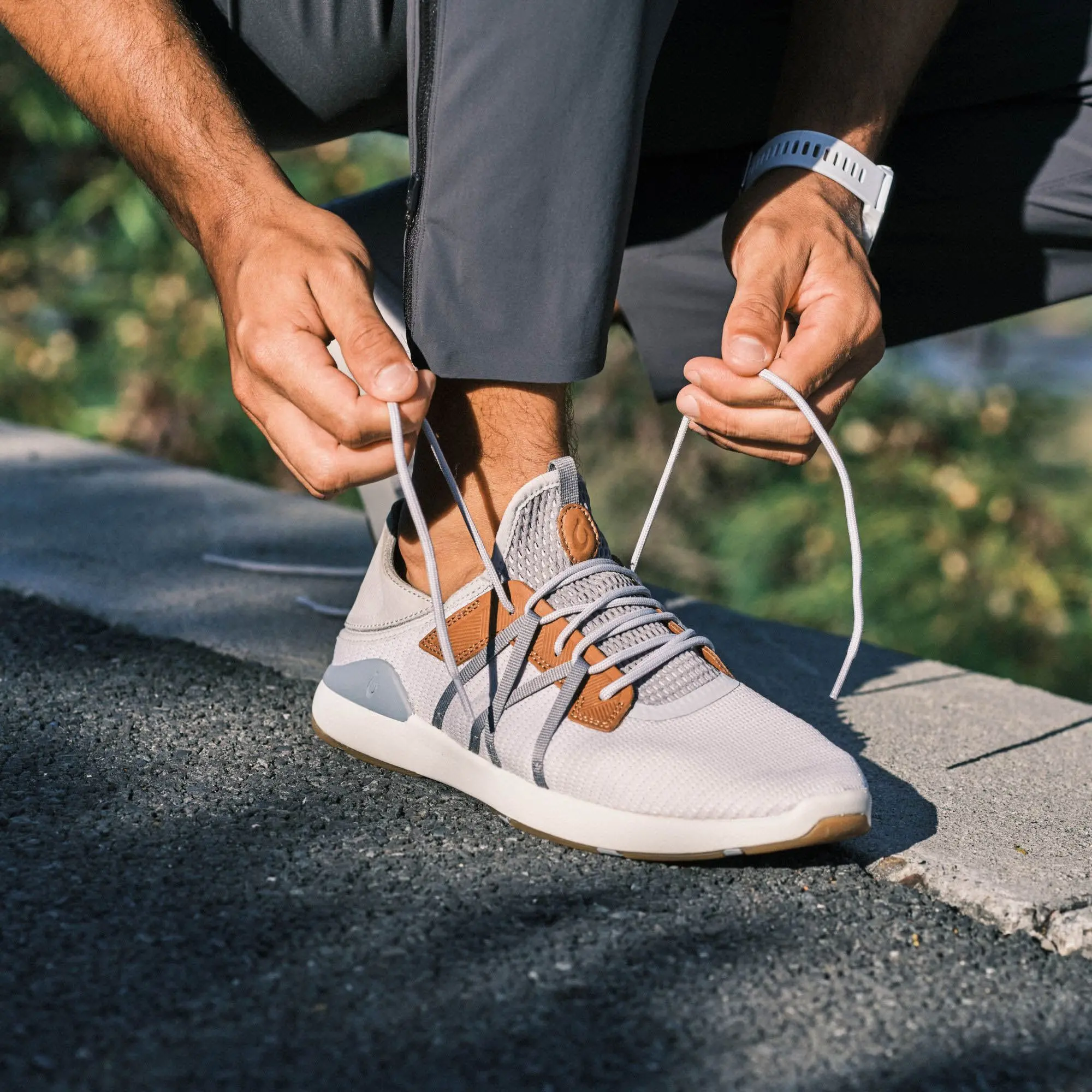 Mio L Men's Athletic Shoes - Mist Grey / Poi - Image 2