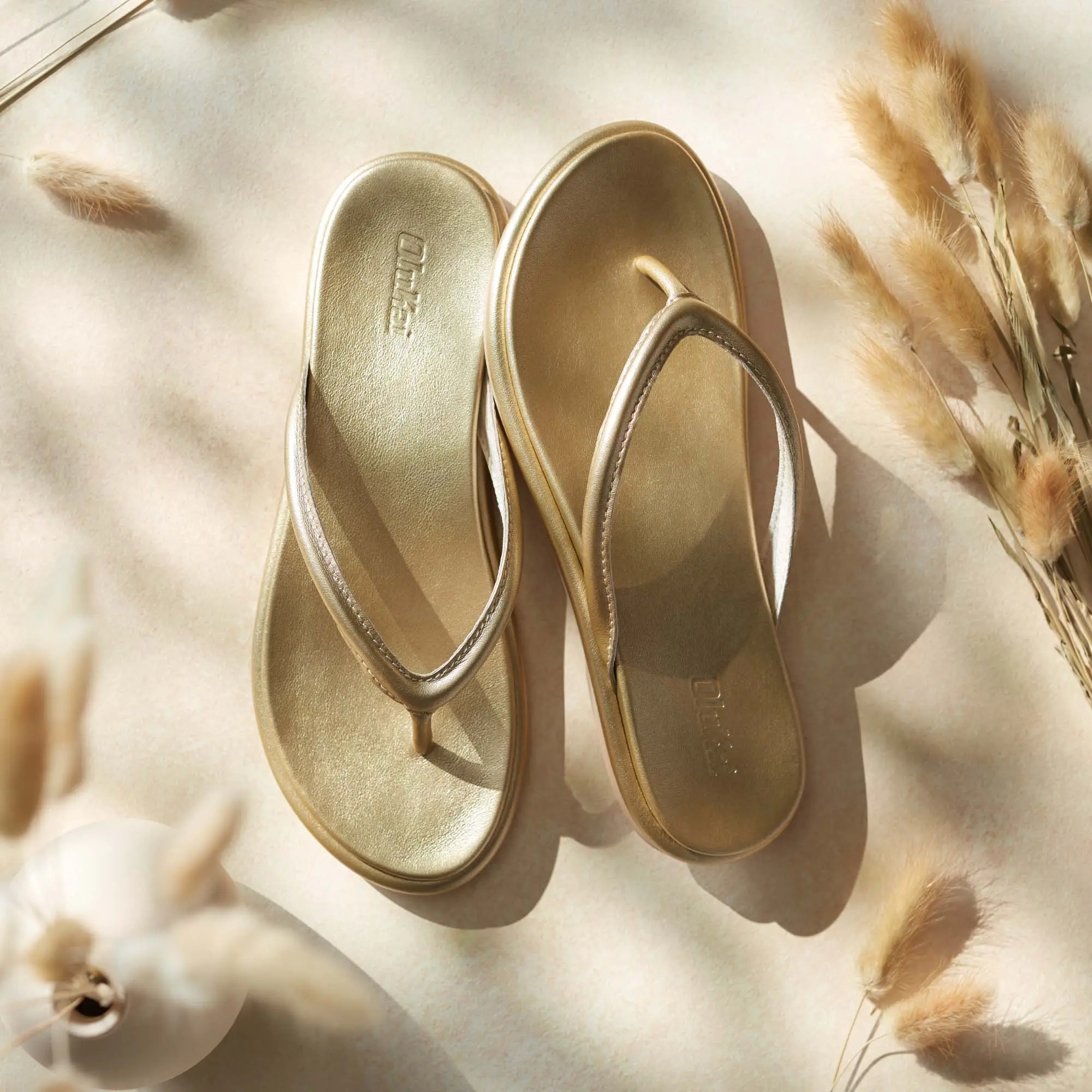 Tiare Women's Leather Beach Sandals - Bubbly - Image 2