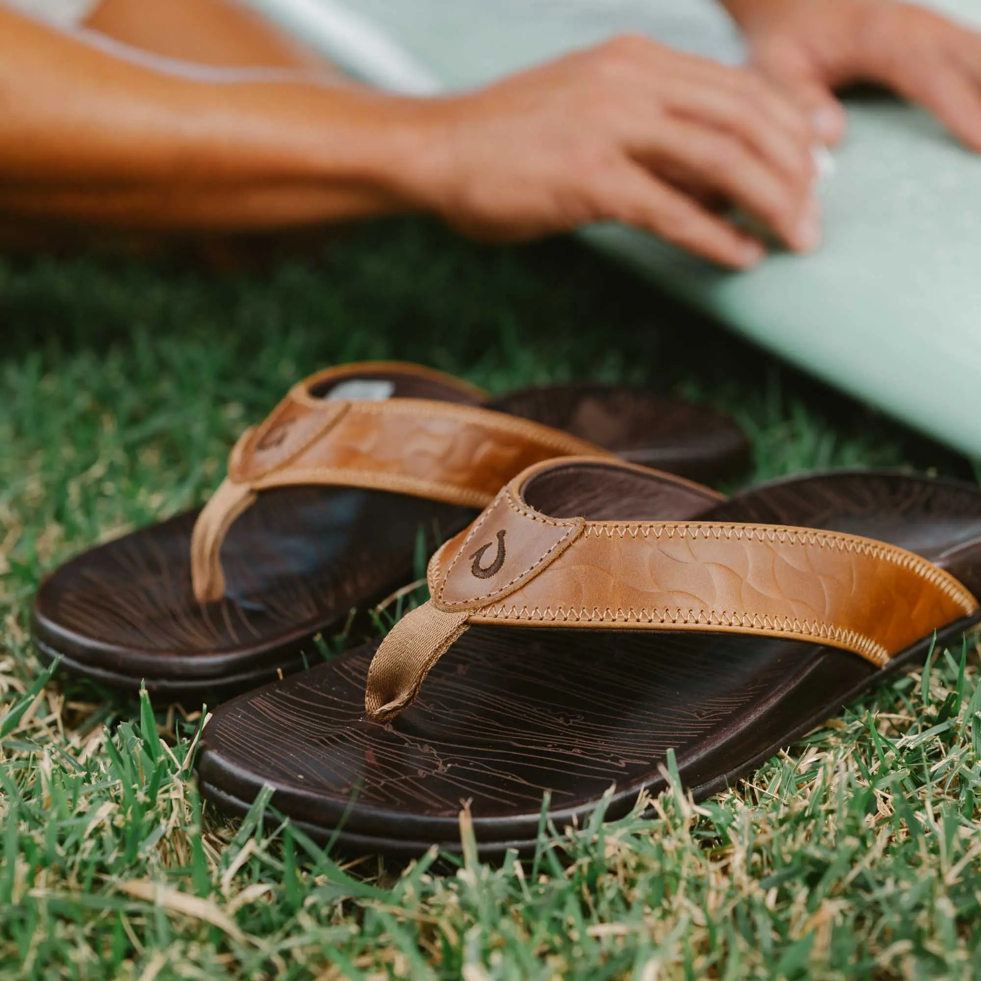 Hikianalia - Tan / Dark Java<br> C OluKai - Image 2