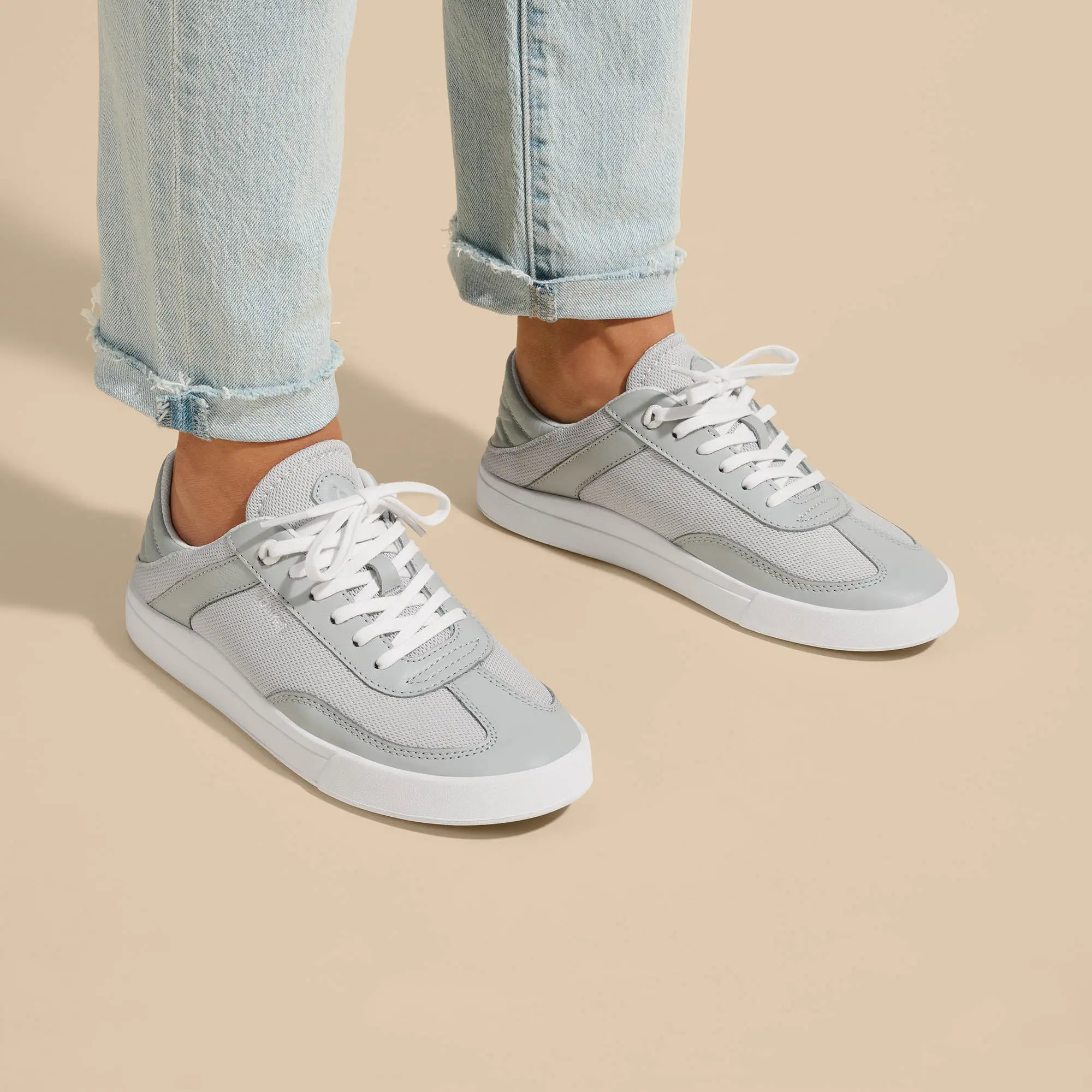 Ha 'upu Hulu Women's Sneakers - Cloud Grey / Pale Grey - Image 2