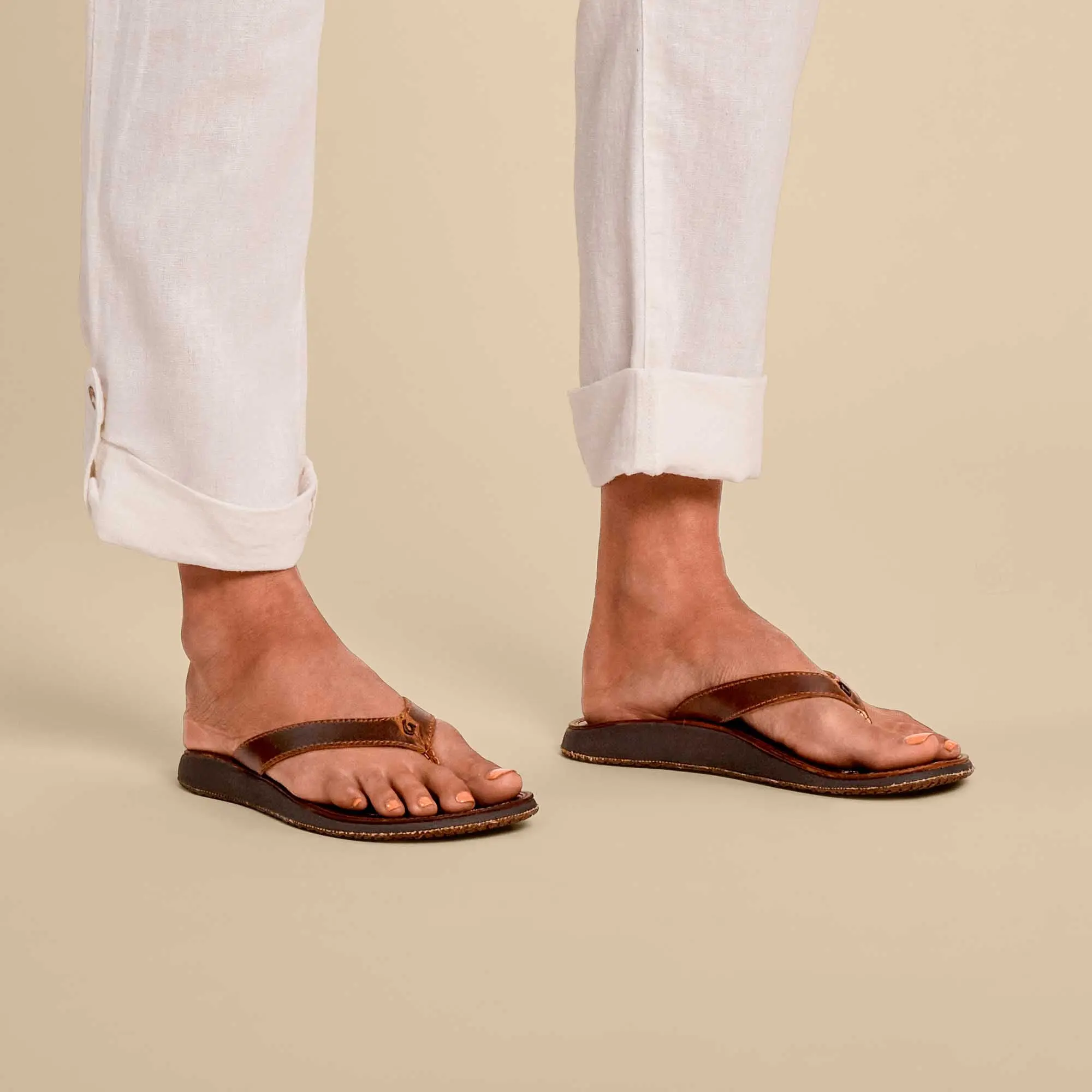Paniolo Women's Leather Beach Flip Flops - Natural - Image 5