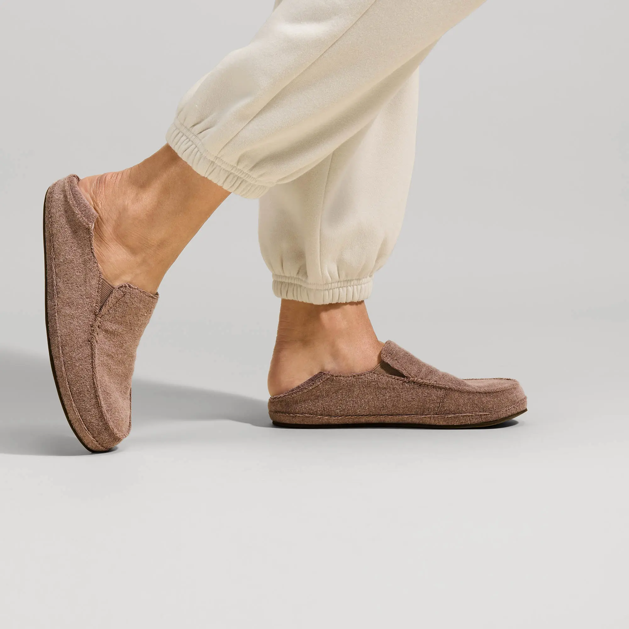 Nohea Hulu - Tan / Tan<br> C OluKai - Image 6