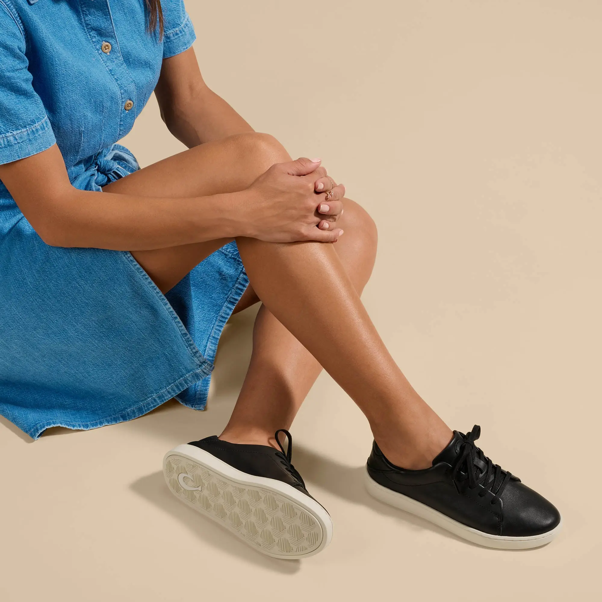 Pehuea L 'Ili Women's Leather Sneakers - Black - Image 5