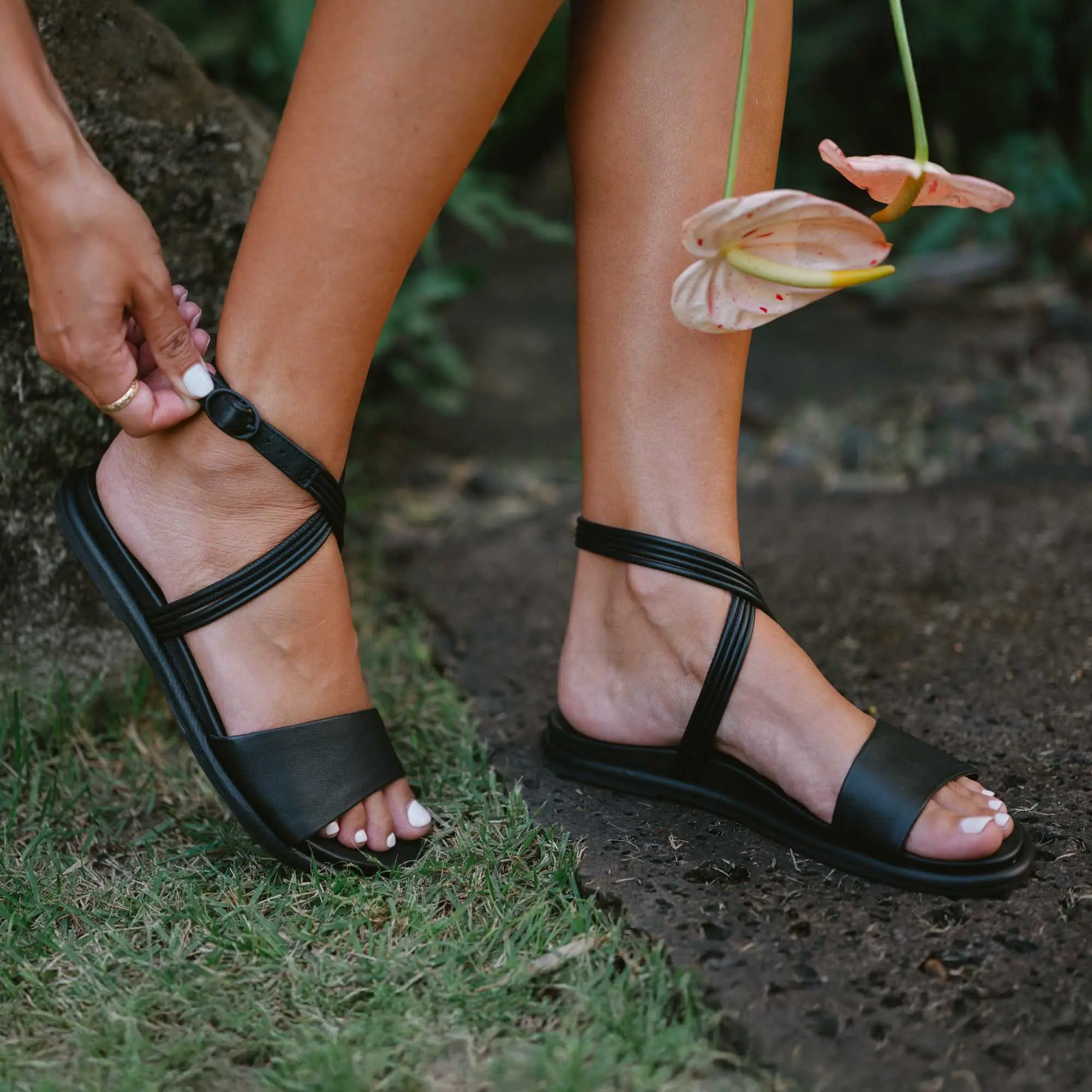 Tiare Wrap Women's Leather Sandals - Black - Image 2