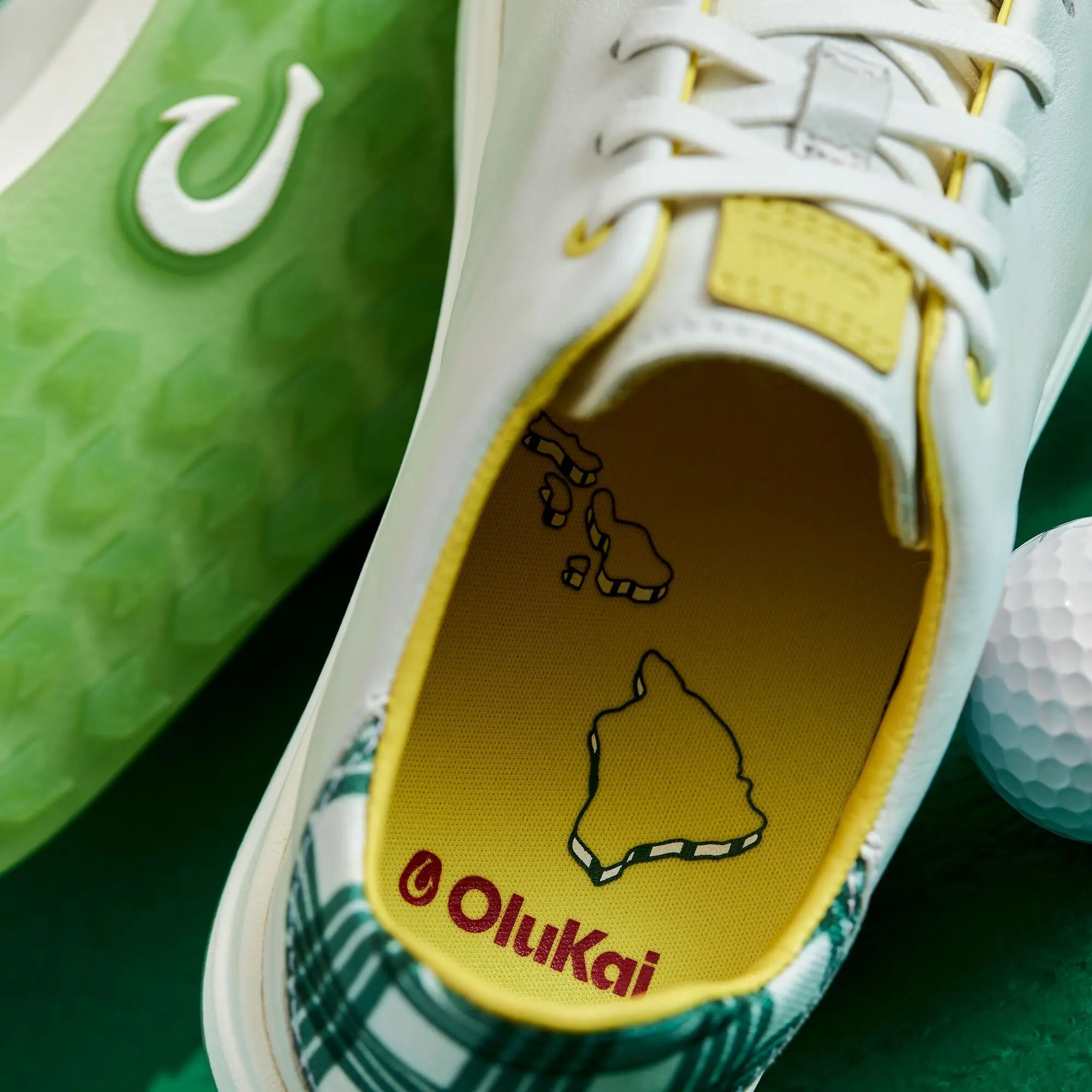 Wailea - Bright White / Medium Green<br> C OluKai - Image 6