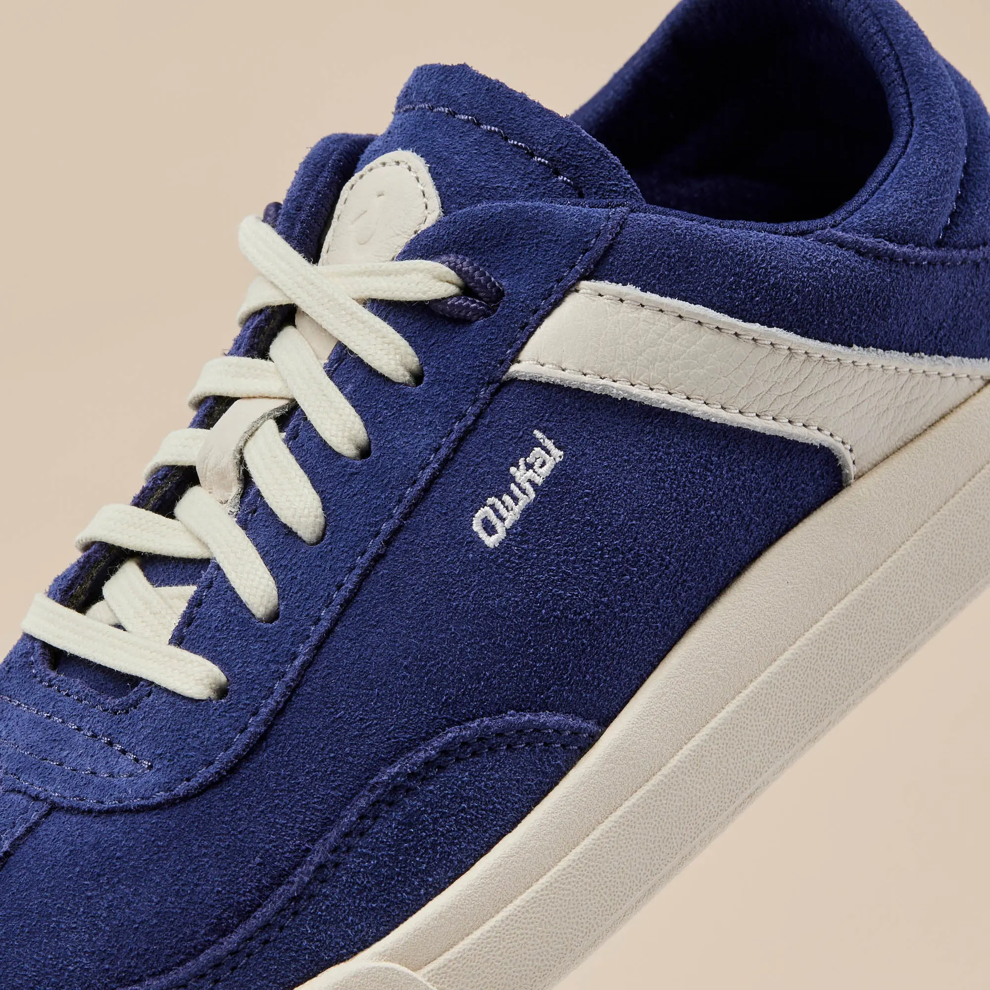 Ha 'upu Women's Leather Sneakers - Navy / Off White - Image 3